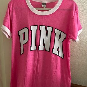 pink t-shirt